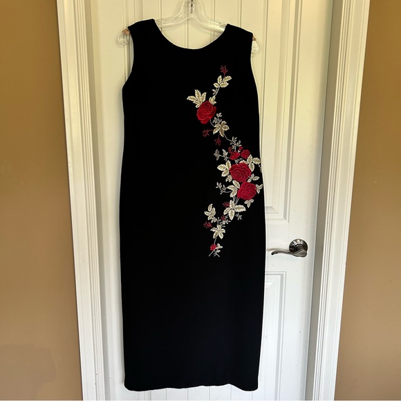 Jessica | Black wi/embroidered roses, pencil dress lined classic formal size 12 - Picture 14 of 14